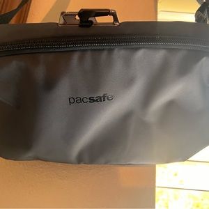 Pacsafe RFID Stashsafe 100 GII Anti-theft Shoulder Hip Fanny Waist Pack
